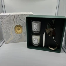 Diptyque Carousel Set With Two Candles: Ambre And Feu De Bois 2x2.4oz