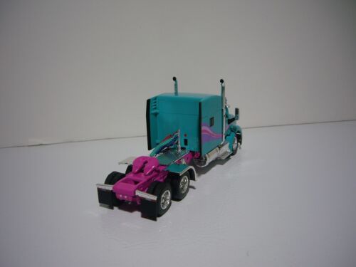 DCP FIRST GEAR 1/64 TEAL PETERBILT 579 WITH 72" MID-ROOF SLEEPER - Picture 3 of 4