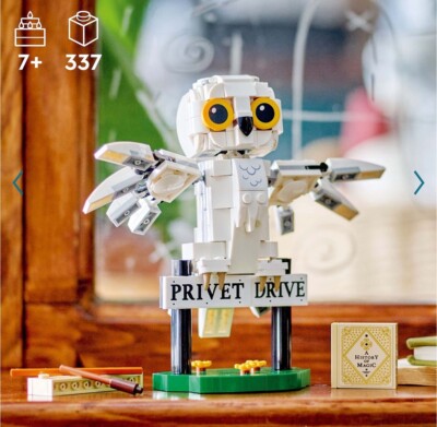 LEGO® Harry Potter Hedwig ™ at 4 Privet Drive 337 Pieces Building