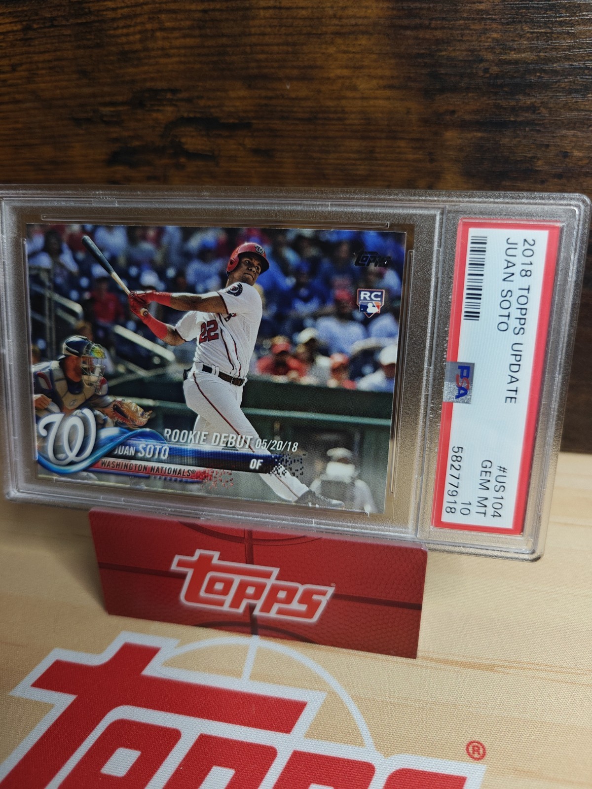 JUAN SOTO 2018 TOPPS UPDATE ROOKIE RC #US104 PSA 10 MINT NATIONALS🔥📈 view 2