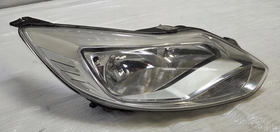 Frontscheinwerfer Ford Focus III BM51-13W029-NA- Rechts Scheinwerfer Headlight - Bild 2 von 4