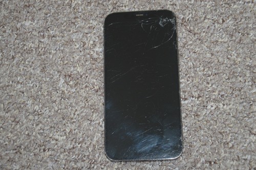 Apple iPhone 12 Pro Max 256GB Grey Unlocked Cracked - Picture 2 of 3