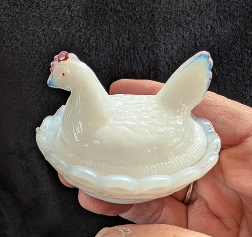 Westmoreland White Milk Glass Hen on Nest VTG 2.5” Salt Cellar set A
