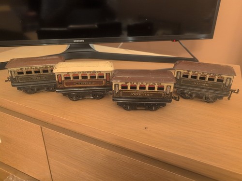 Hornby Spur O Pullman Reisebusse x 4