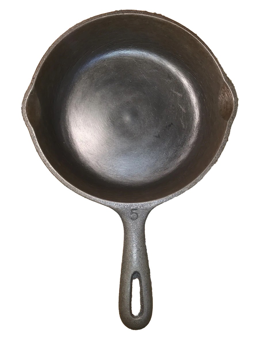 Vintage Wagner Ware # 5 Cast Iron 8 inch Skillet made in USA Vintage Wagner Ware # 5 Cast Iron 8 inch Skillet made in USA