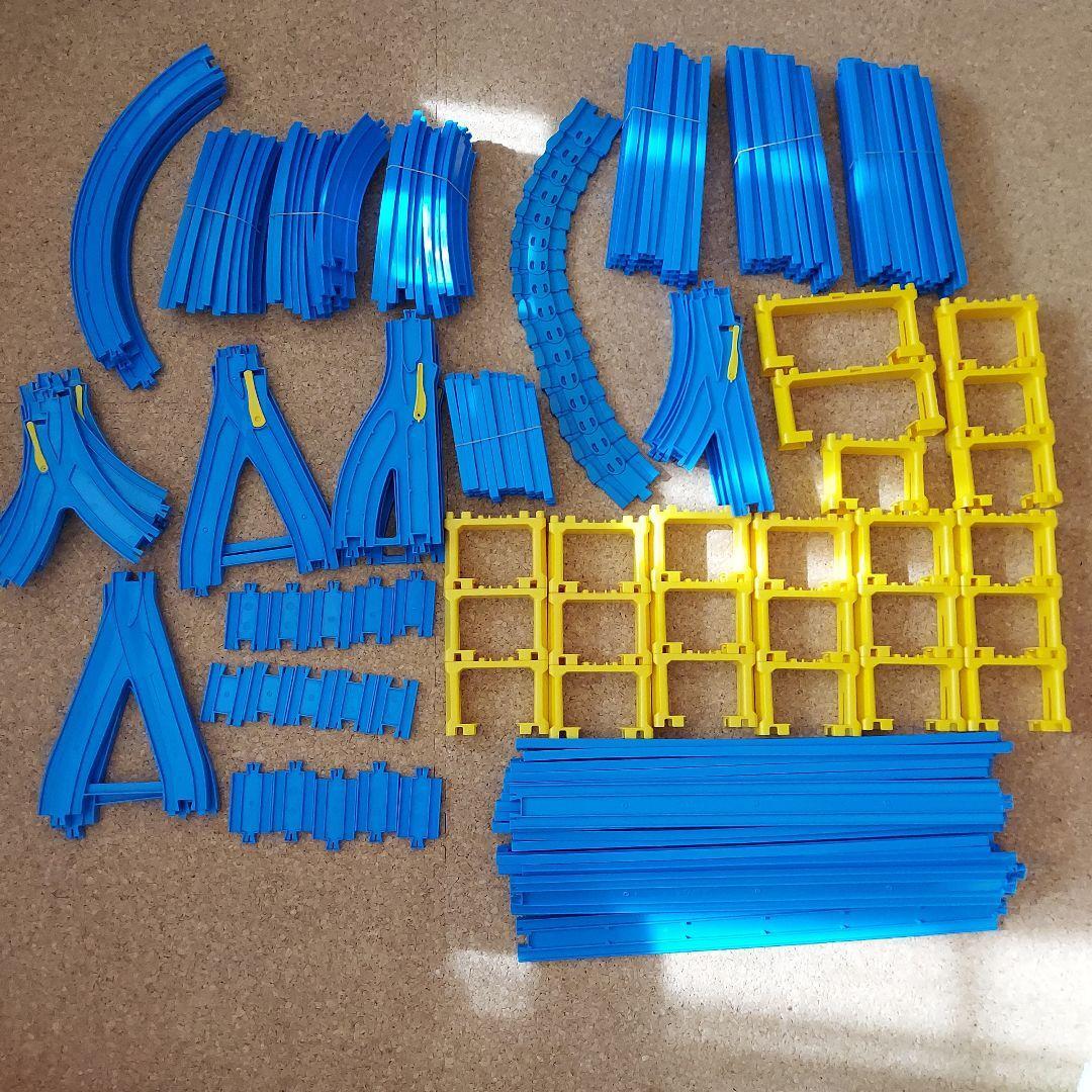 Large Quantity Plastic Rail Set 152 Parts