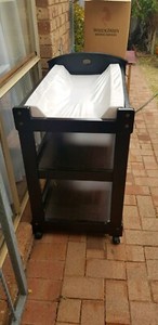 boori country change table