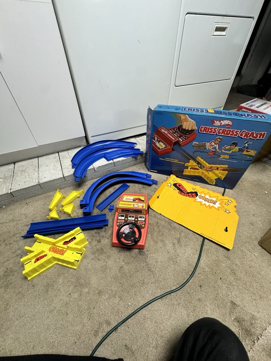Vintage 1978 Mattel Hot Wheels Criss Cross Crash Track Set With