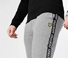 Lyle & Scott Sweat Shorts Side Tape -Summer Sale.-