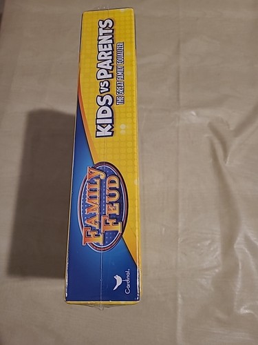 Family Feud Board Game Kids vs Parents The Great Family Equalizer Steve Harvey - Picture 5 of 10