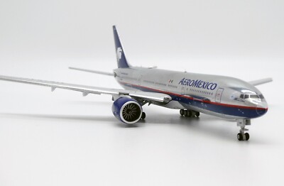 1/400  アエロメヒコ  ボーイングＢ７７７－２００ＥＲ  Ｎ７４５ＡＭ AeroMexico B777-200ER Polished Reg: N745AM JC Wings Scale 1