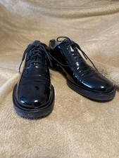 Elegante Miu Miu Lackleder-Schnürschuhe