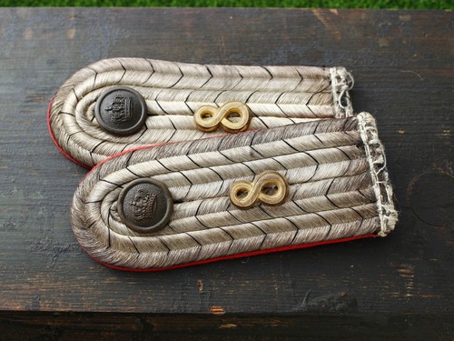 German WW1 Heer Infantry Leutnant's Shoulder Boards (Jäger-Bat.Nr.8) Original