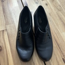 Clarks Women's Bendables Black Leather Slip On Heeled Shoes Size 8 M Closed Toe