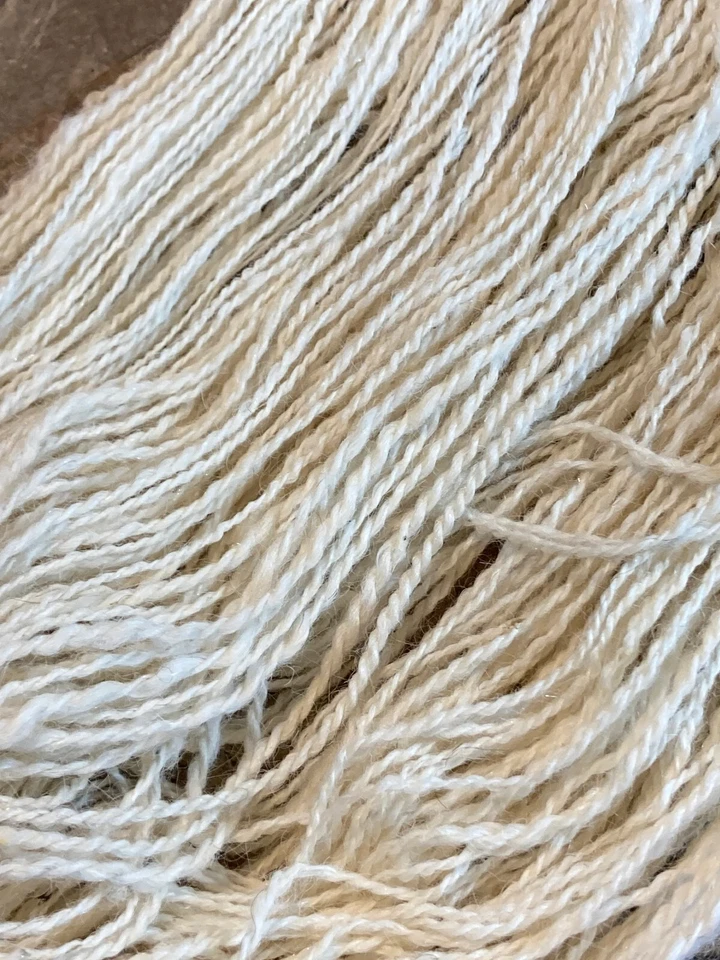 SURI ALPACA OFF WHITE-Mill мотки с закрученными мотками. Suri-Cotswold шерсти Firestar 70-30 смесь - Изображение 2 из 4