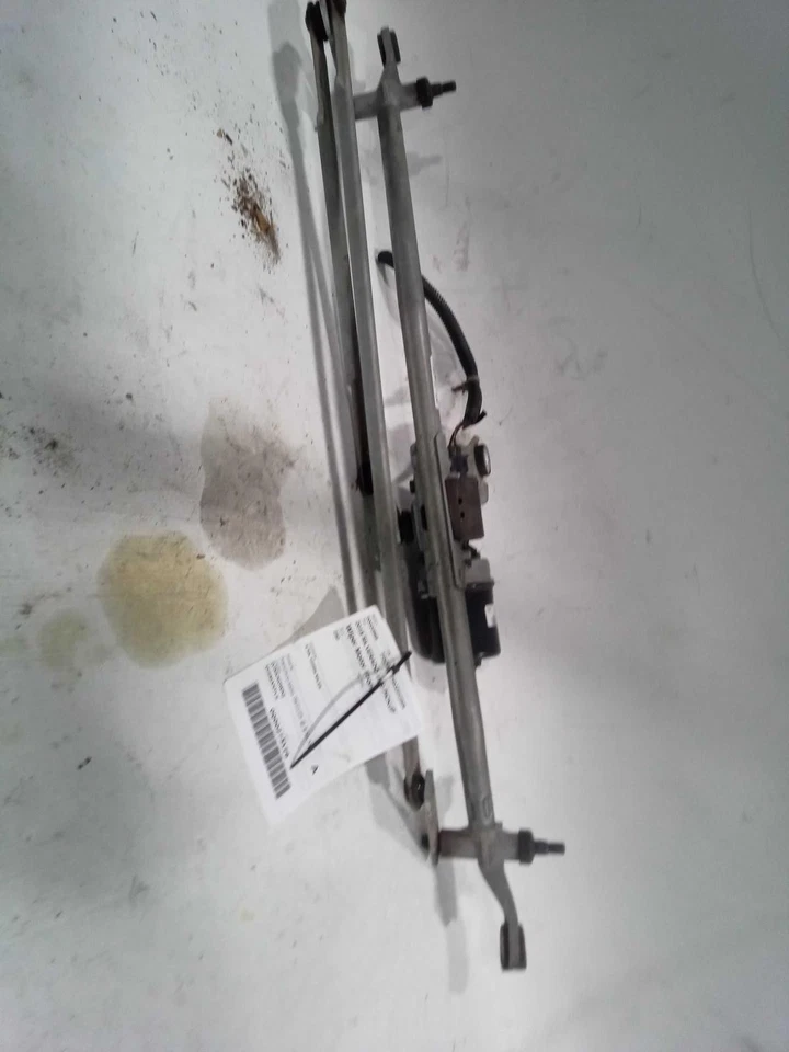 2018 Chevrolet Silverado 1500 Wiper Motor OEM 23167072 Red 122K Miles Foto 2 de 4