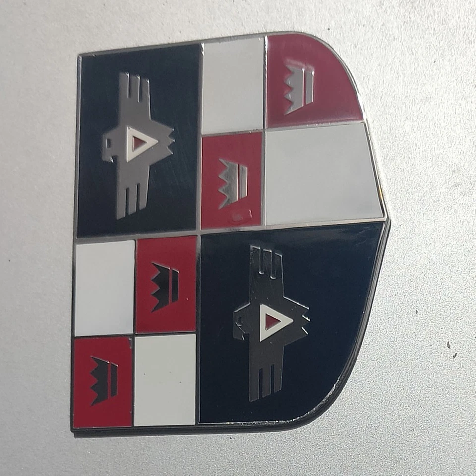 Early 1950 Studebaker Champion Front/Rear Trunk Badge Emblem Brass Chrome Shield Foto 2 de 4