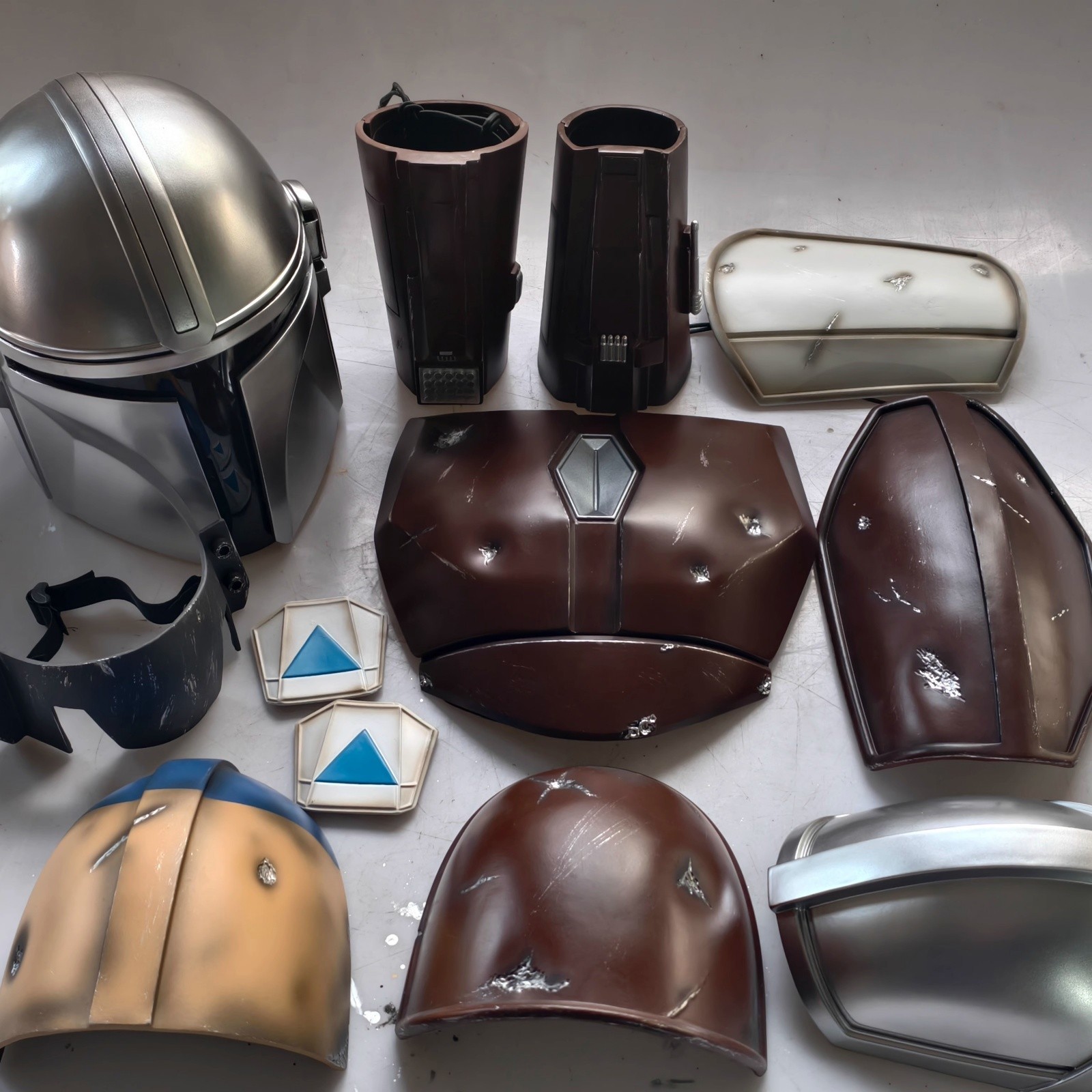 Star Wars The Mandalorian Din Djarin Helmet&FRP Full Body Armor Cosplay Props image 4