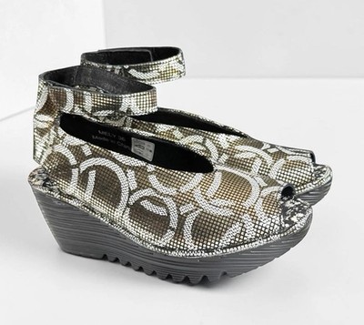 Bernie Mev Mely Womens Metallic Olive Gold Geometric Leather Wedge Sandals 36