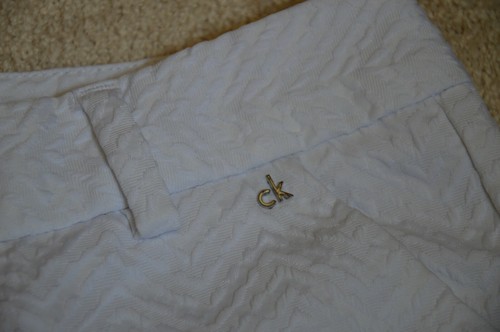 CK CALVIN KLEIN *SIZE 0* WHITE ZIGZAG TEXTURED SHORTS 3.5" INSEAM - Picture 2 of 6