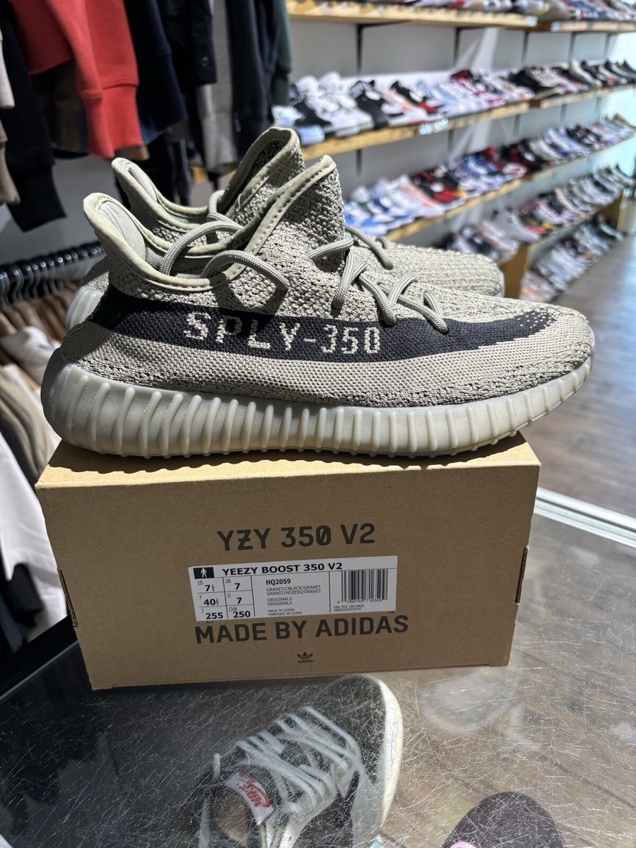 BRAND NEW UNDER RETAIL Yeezy Boost 350 v2 Granite Core Black