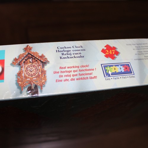 new sealed 2001 Wrebbit PUZZ 3D Cuckoo Clock real working clock 247 pcs puzzle - Picture 4 of 7