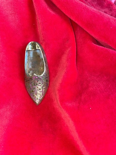 Vintage Small Brass Engraved Shoe Ashtray. App. 3 1/2" - Picture 13 of 15