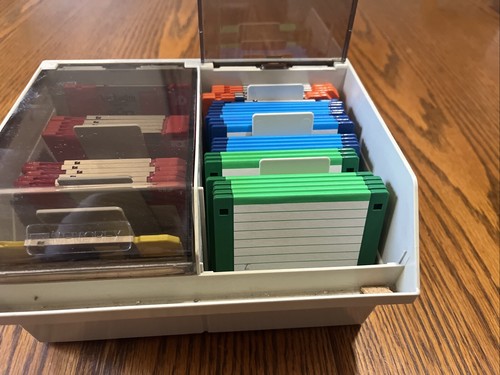Disk case with 38 3 and a half inch disks - Picture 4 of 8