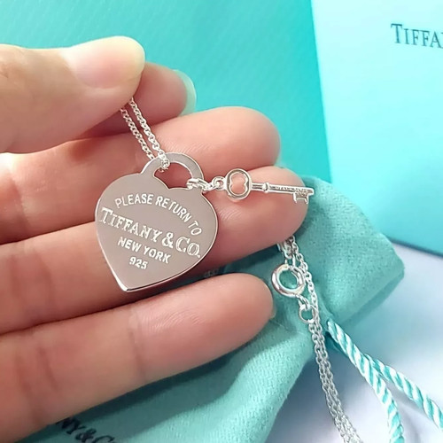 Tiffany & Co. Halskette mit Herz-Schlüsselanhänger – 45 cm