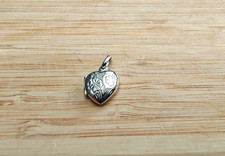 925 Sterling Silver - Silver Small Heart Shape Pendant Locket Flowers  - SPP10