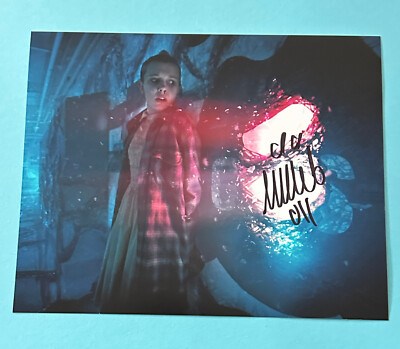 Millie Bobby Brown  -  Stranger Things  - signed, original Autogramm !!!