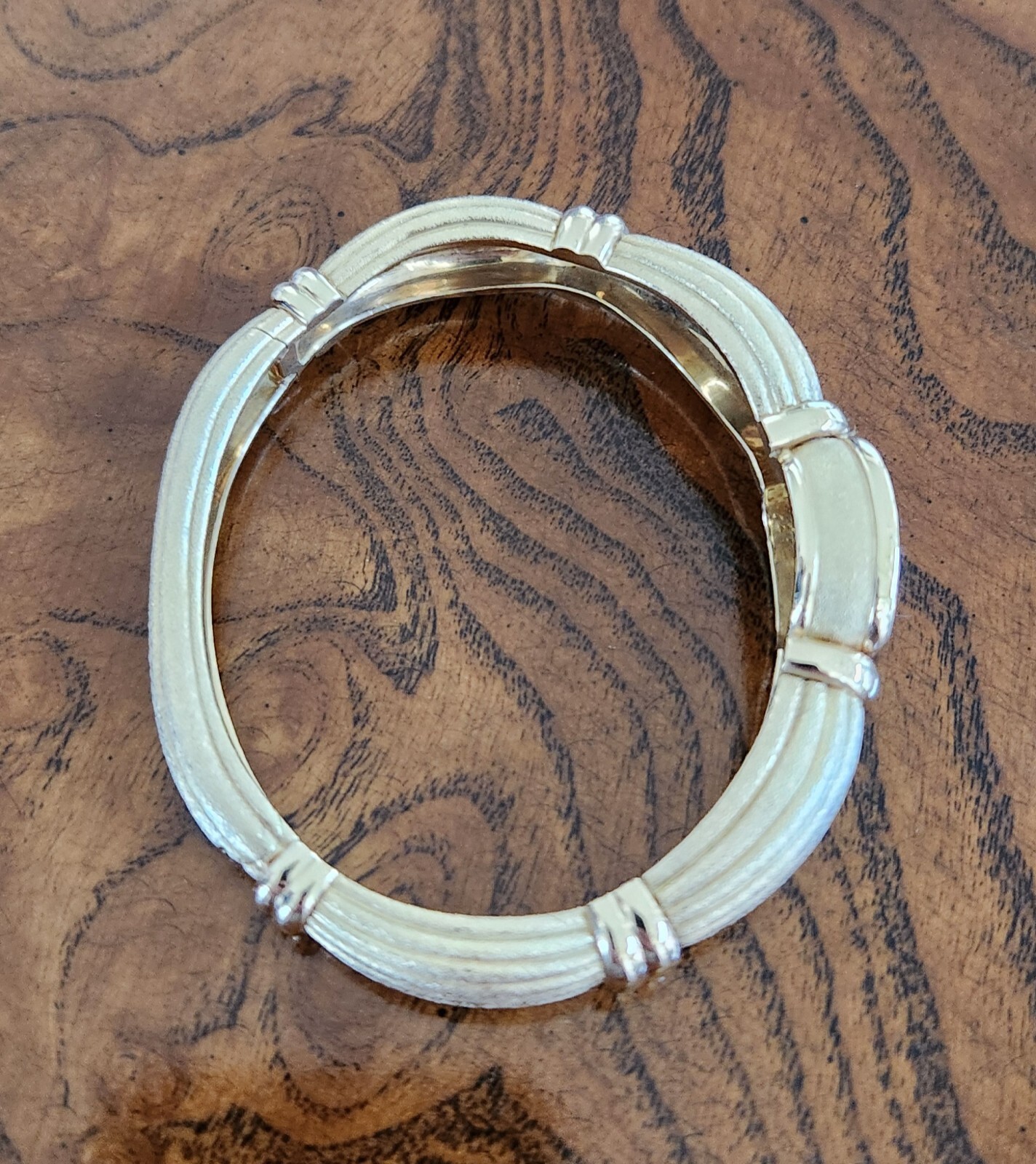 14k (2.5 oz) Solid Gold Hinged Bangle Bracelet wi… - image 5