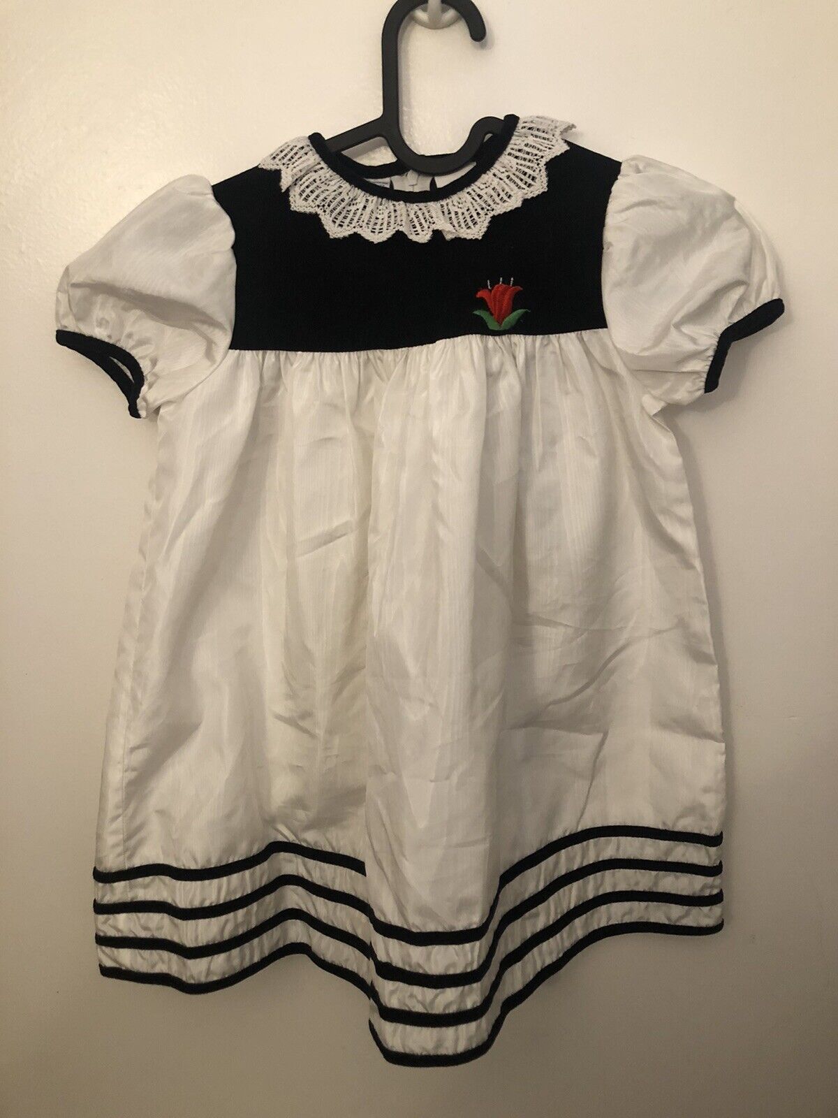 Vintage Her Majesty Baby Dress 5t White Black Ros… - image 1