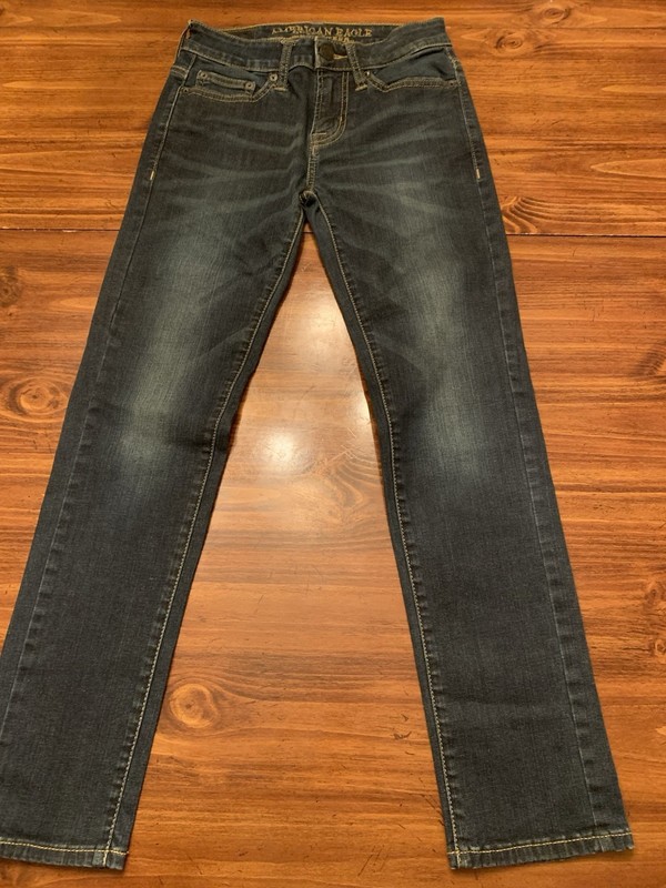 JUNIOR'S AMERICAN EAGLE OUTFITTERS EXTREME FLEX BLUE JEANS SIZE 26 BY 28 EUC