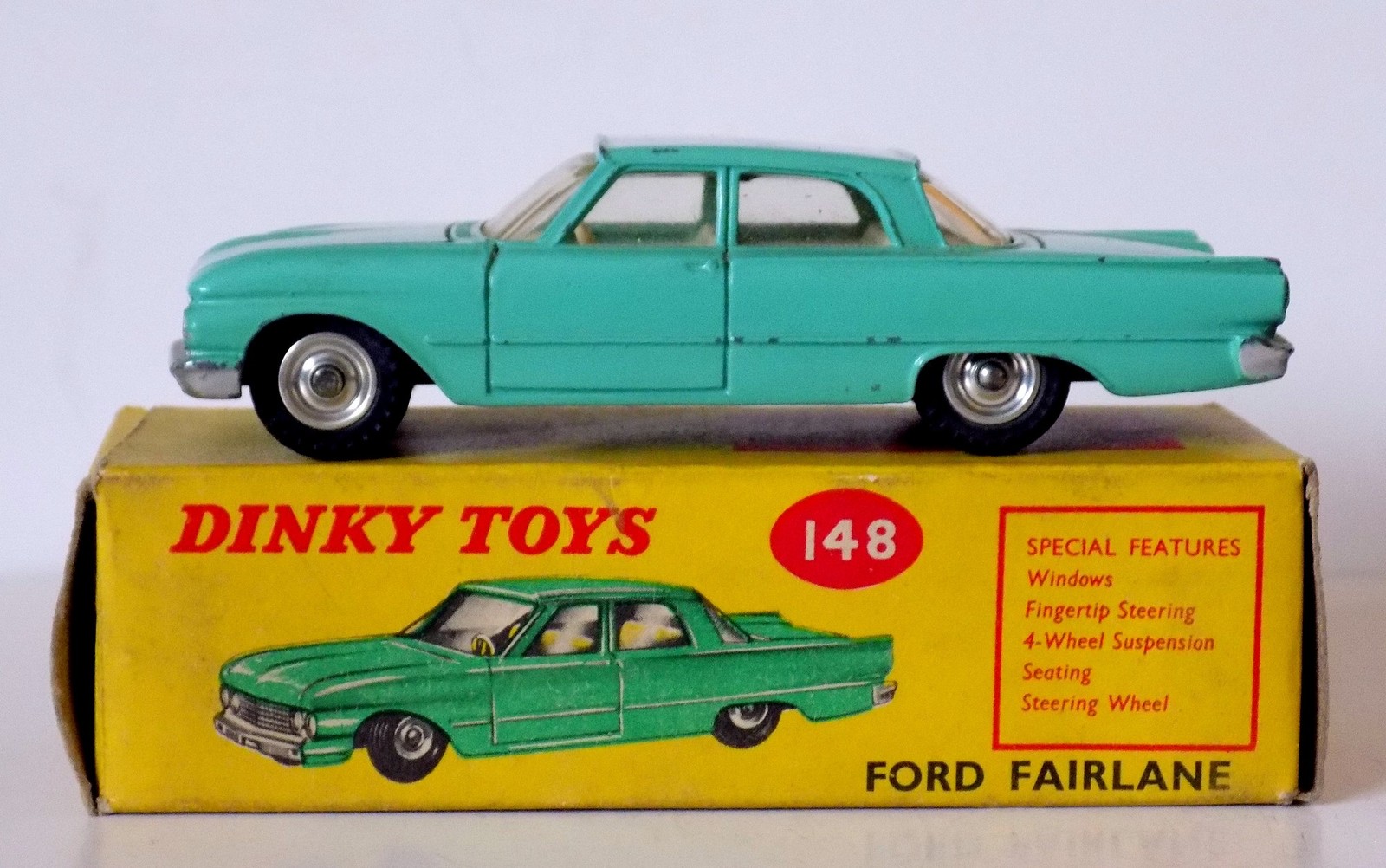 レアカラー　DINKY TOYS FORD FAIRLANE ミニカー Dinky 148, Ford Fairlane - Free Price Guide & Review