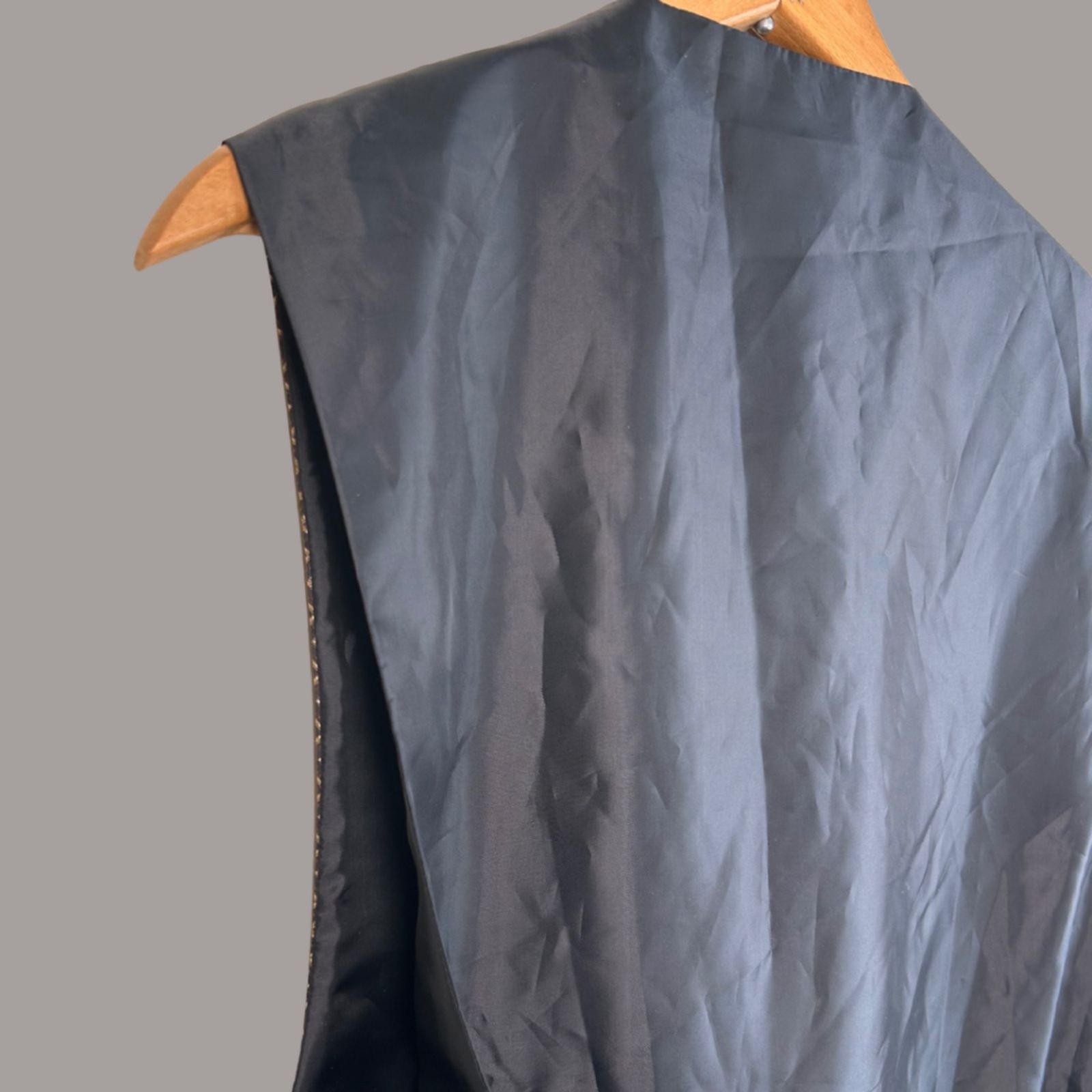 Pronto Uomo Geometric Pattern Button Front Vest - image 9