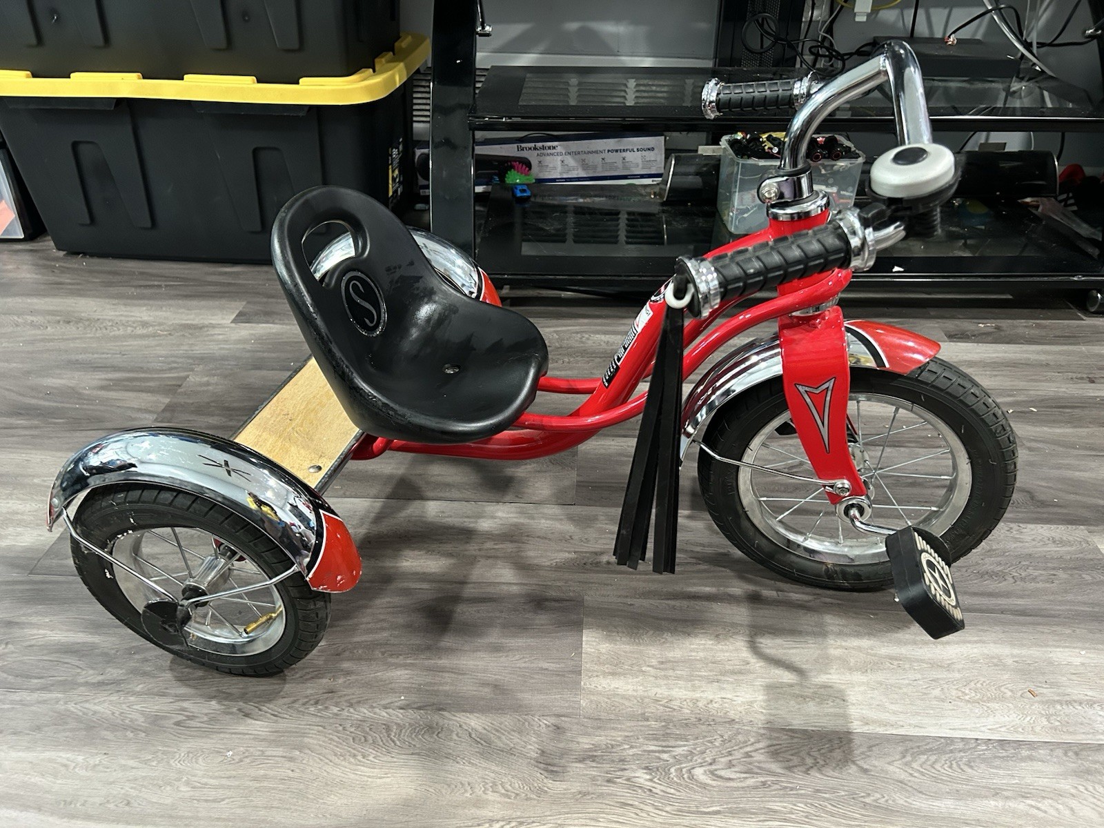 (Used) Schwinn Roadster Tricycle, 12 Inch Front Wheel Bike for Kids Ages 2-4, Low (90.00 USD) (Used) Schwinn Roadster Tricycle, 12 Inch Front Wheel Bike for Kids Ages 2-4, Low (90.00 USD)