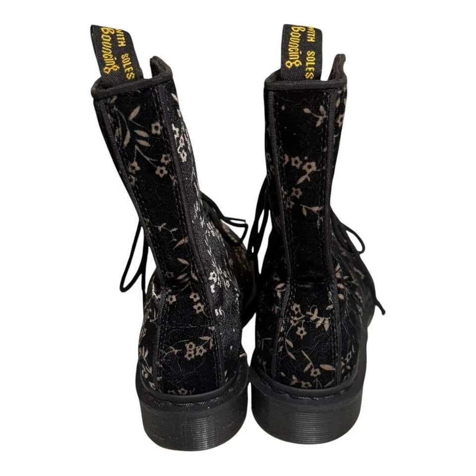 Botas Dr. Martens Mujer Talla 7 Negro Terciopelo Floral 8 Ojos De Colección Raras Foto 3 de 4
