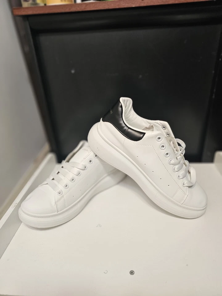 Casual Unisex Shoes for Men and Women Ideal for All Seasons. With High Quality - Image 4 of 4