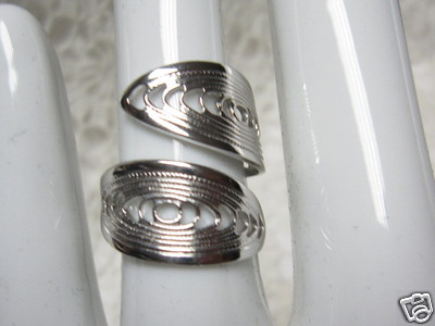 Vintage Sarah Coventry ''Caress'' Ring Adjustable Silver tone # 5334 NEW OS