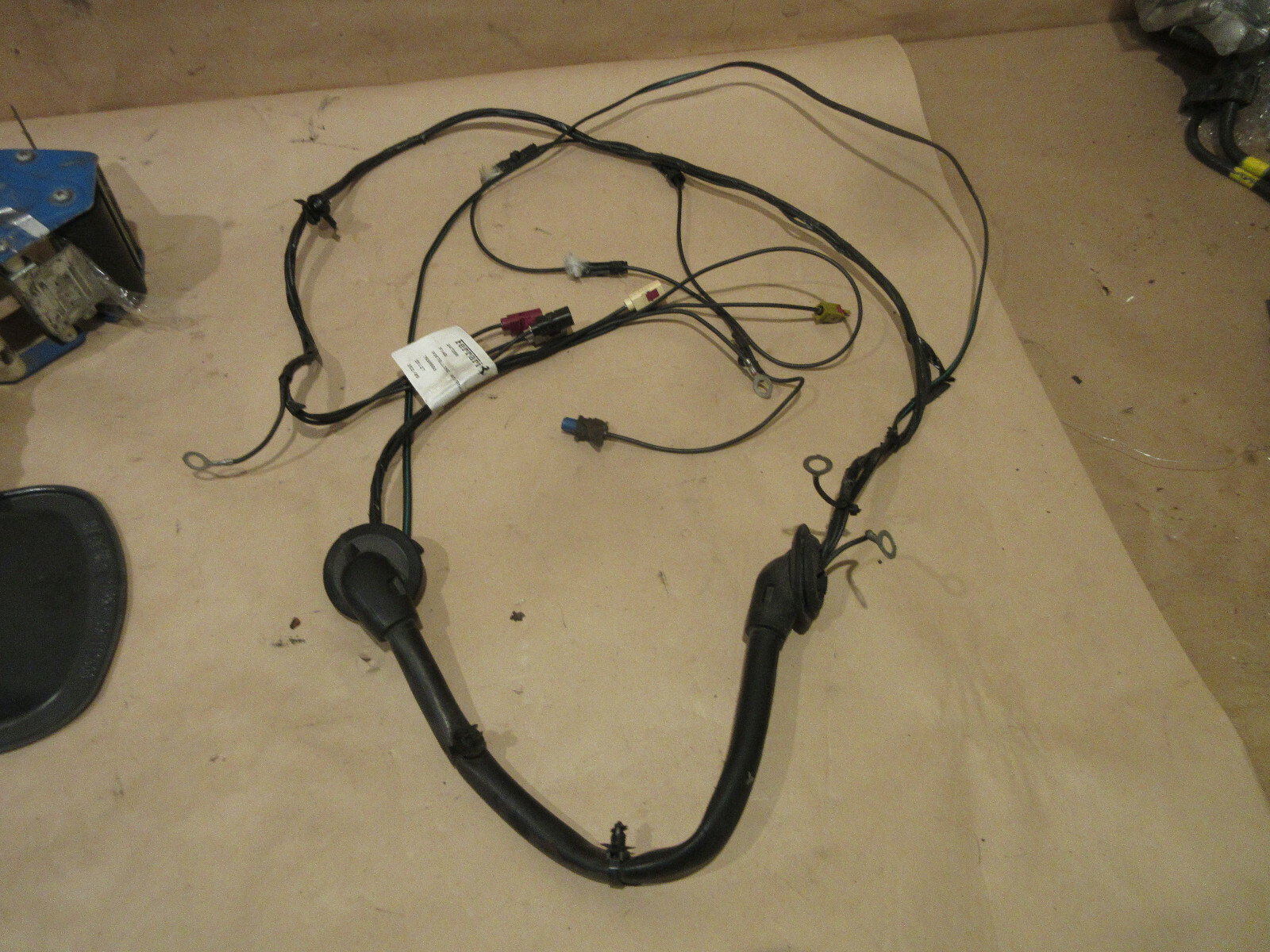 Ferrari California - Trunk  AM/FM GPS SDARS Antenna Cable   P/N 247299