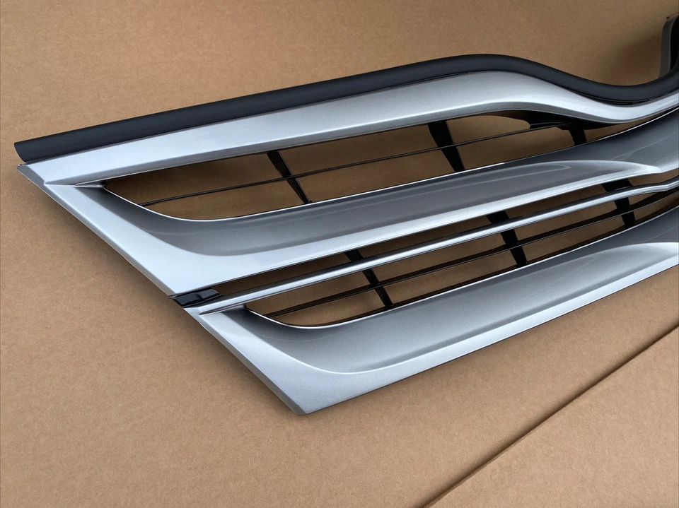 Juego de 3 piezas TOYOTA VENZA 2013-2016 parachoques delantero rejilla superior plateada con biseles antiniebla NUEVO Foto 2 de 4