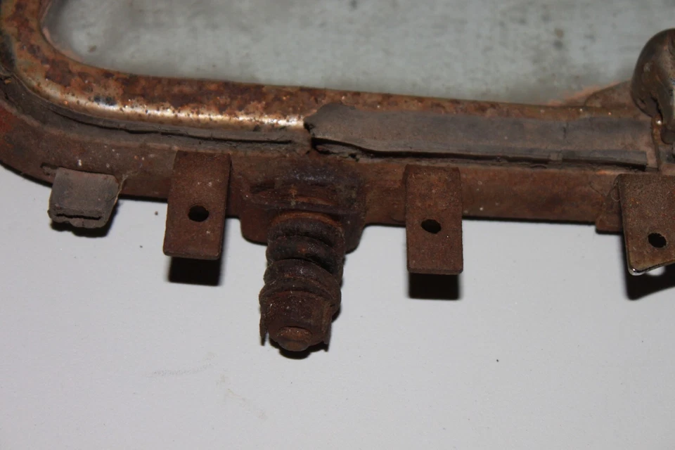 OEM 1949 - 1952 Chevrolet Fleetline, Pontiac Chieftain LH Left Front Vent Window - Image 3 of 4