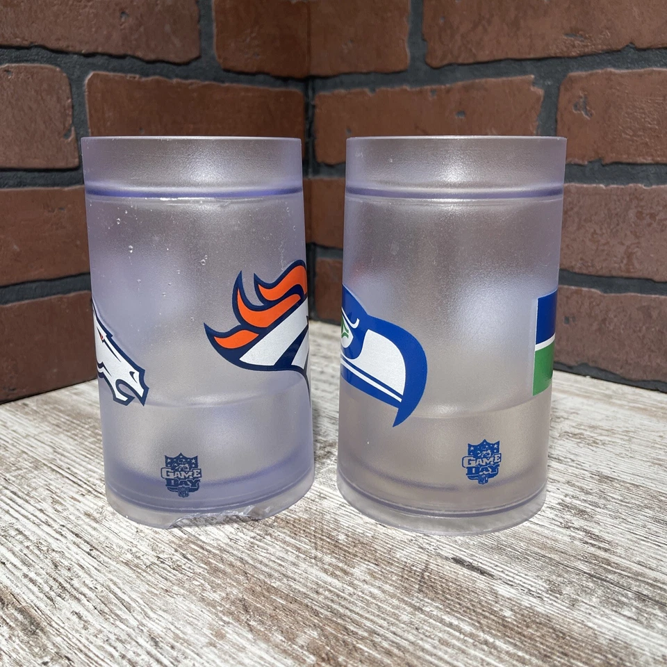 Tazas transparentes ThermoServ de plástico de doble pared de colección Broncos & Seahawks NFL “Game Day” Foto 2 de 4