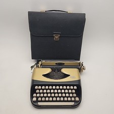 VTG  Royal Eldorado Two-Toned Portable Typewriter w/ Carrying Case - 1961 thumbnail
