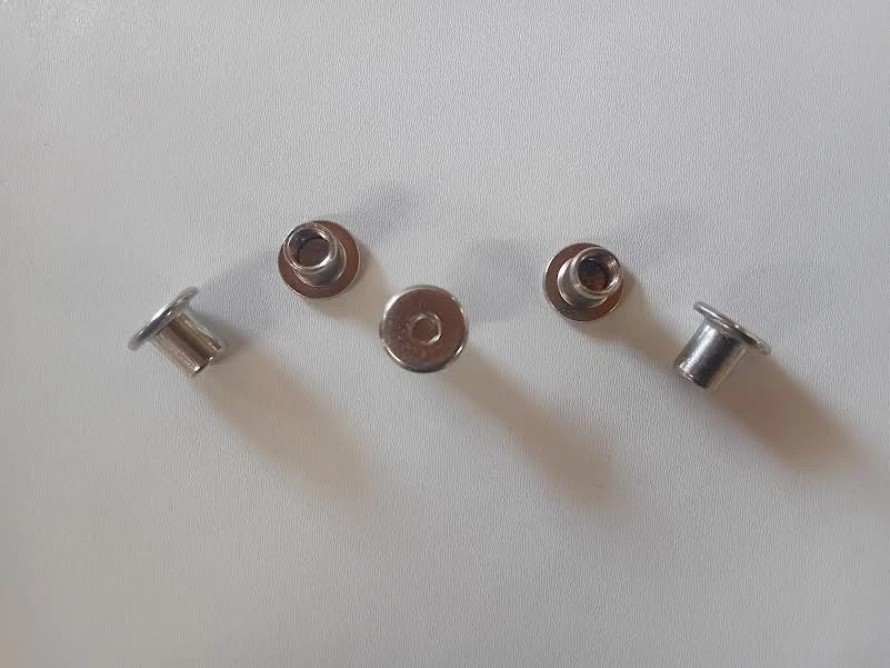  N 100 Borchie acciaio M8 impronta a brugola indicate per utilizzo su legno - Immagine 2 di 3