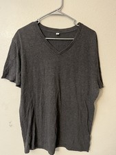Uniqlo U Men  s Size Large T Shirt Short Sleeve V-Neck Dark Gray