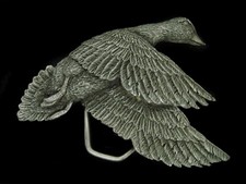 UC11104 VINTAGE 1979 FLYING DUCK COMMEMORATIVE PEWTER BELT BUCKLE