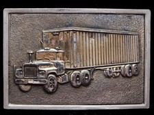 KF19153 GREAT VINTAGE 1970s  18-WHEEL SEMI-TRUCK  SILVERTONE BELT BUCKLE