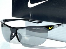 NEW NIKE Cross Trainer Black with VOLT w Silver Mirrored Sunglass EV937 001